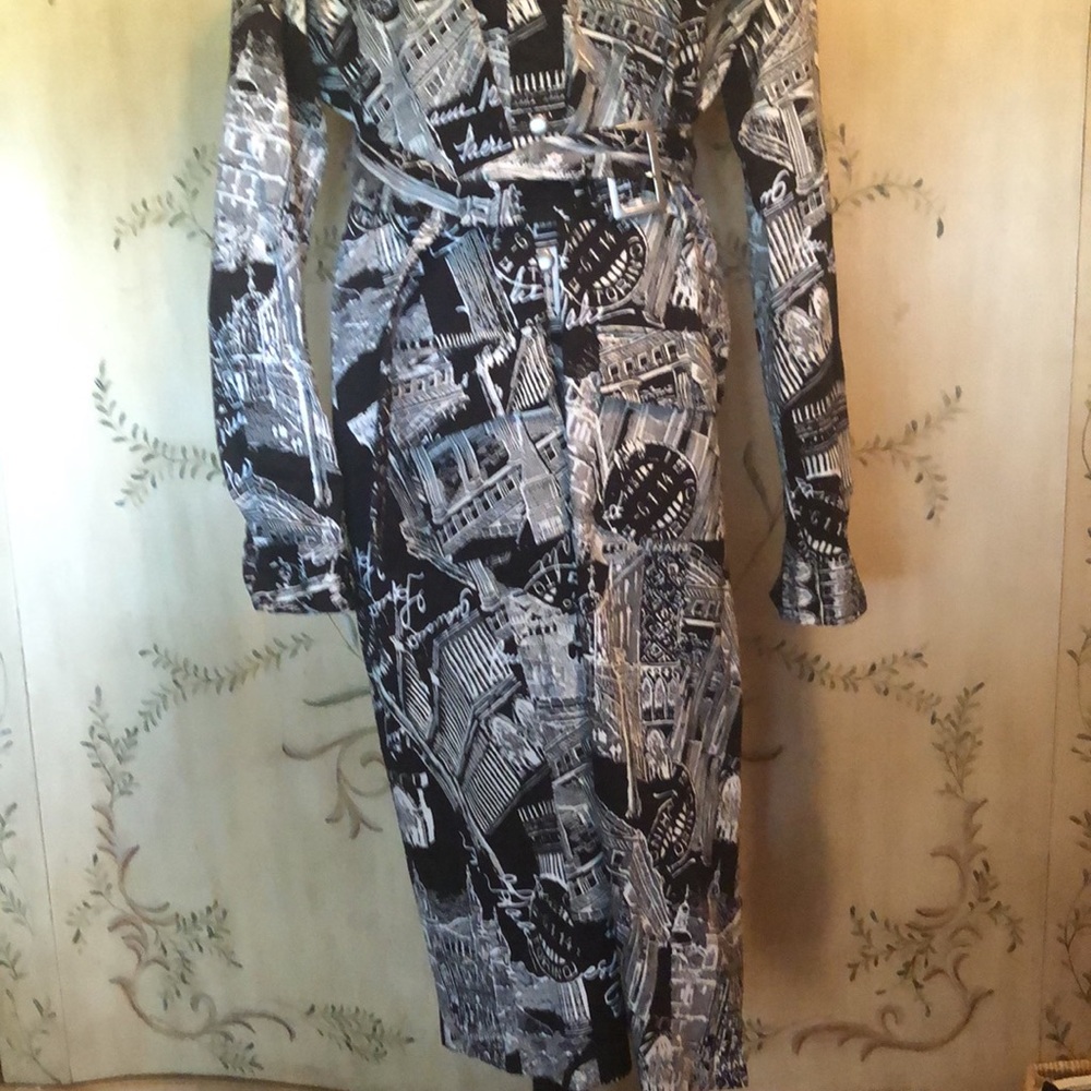 Dress - Picture 3 of 3